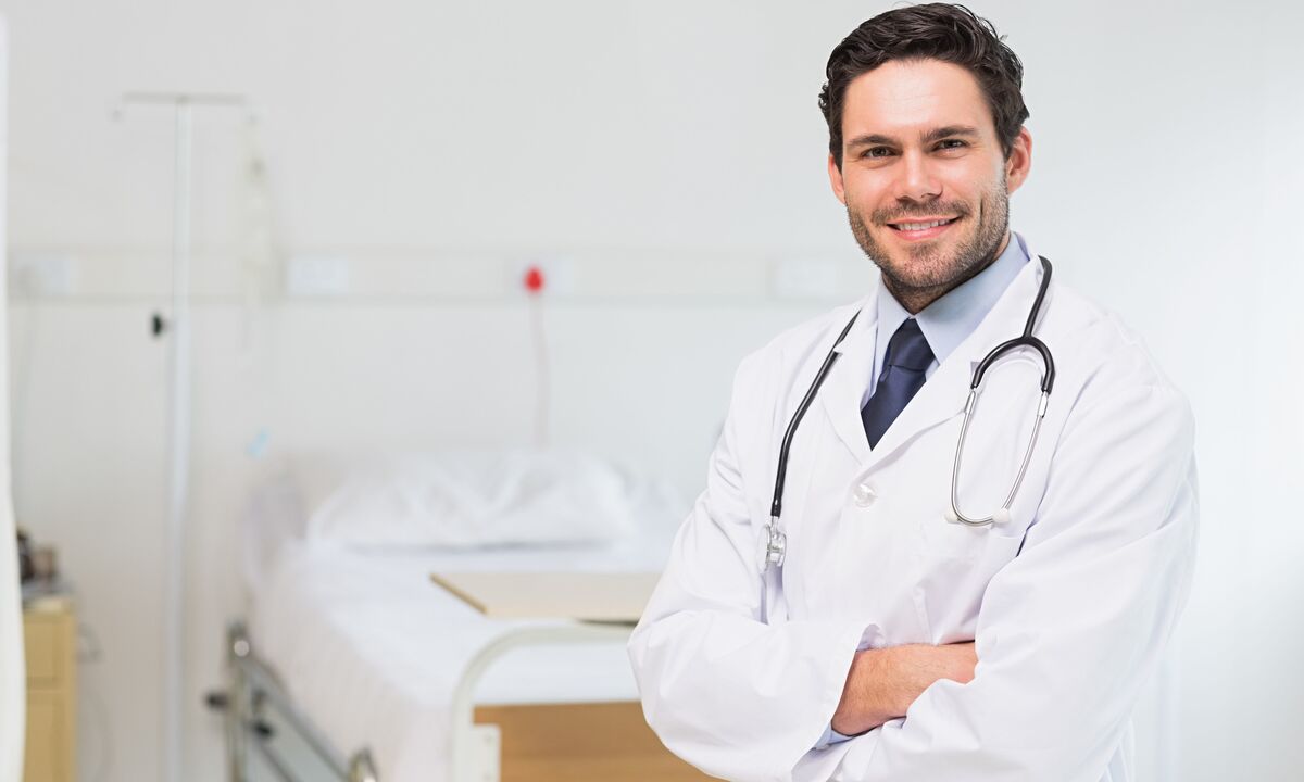 The doctor prescribes drugs for the treatment of prostatitis on the basis of analyzes